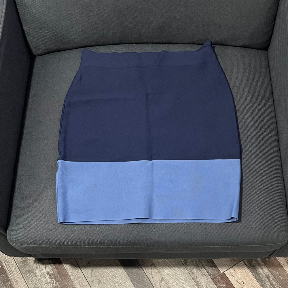 BCBGMaxAzria Navy and Light Blue Pencil Skirt